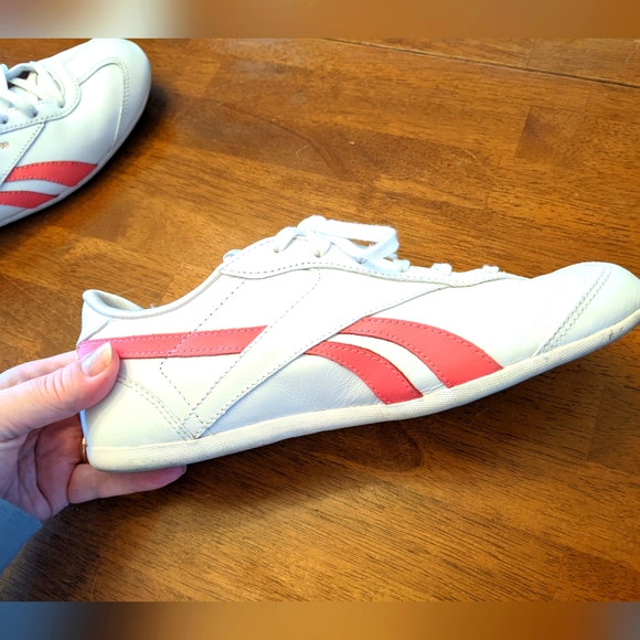 Reebok Classic white/pink shoes - Picture 11 of 15